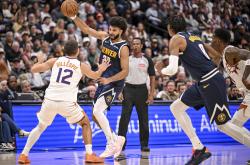 开云官方app入口-尼克斯绝地反击独行侠，巴恩斯高光表现