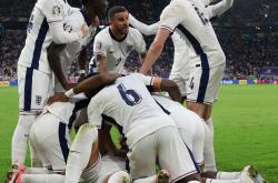 开云体育官网-比利时队逆袭战胜克罗地亚，欧洲杯竞争白热化的简单介绍