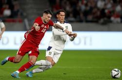 开云下载-英格兰与匈牙利激战争夺胜利关键