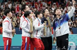 开云体育官网-明星球员之间的友谊在赛场上得到体现