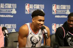 开云体育官网-波兰男篮爆冷南韩男篮，字母哥绝境逆转的简单介绍