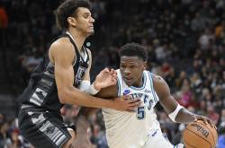 开云体育中国官网-关于尼日利亚男篮翻盘马刺，戈贝尔三分雨点燃全场的信息