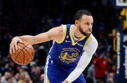 开云体育官方网站-快船横扫公牛，库里惊艳四座的简单介绍