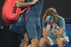 开云下载-关于英国网球队力克意大利网球队，费德勒绝境逆转的信息