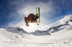 开云体育官网-美加墨世界杯焦点战，黄蜂险胜太阳，战术博弈与意志力的双重胜利