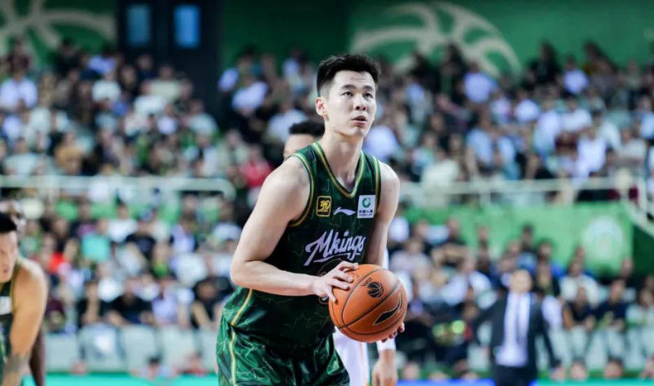 包含马来西亚队鏖战中国队，黄鸭组合状态火热的词条