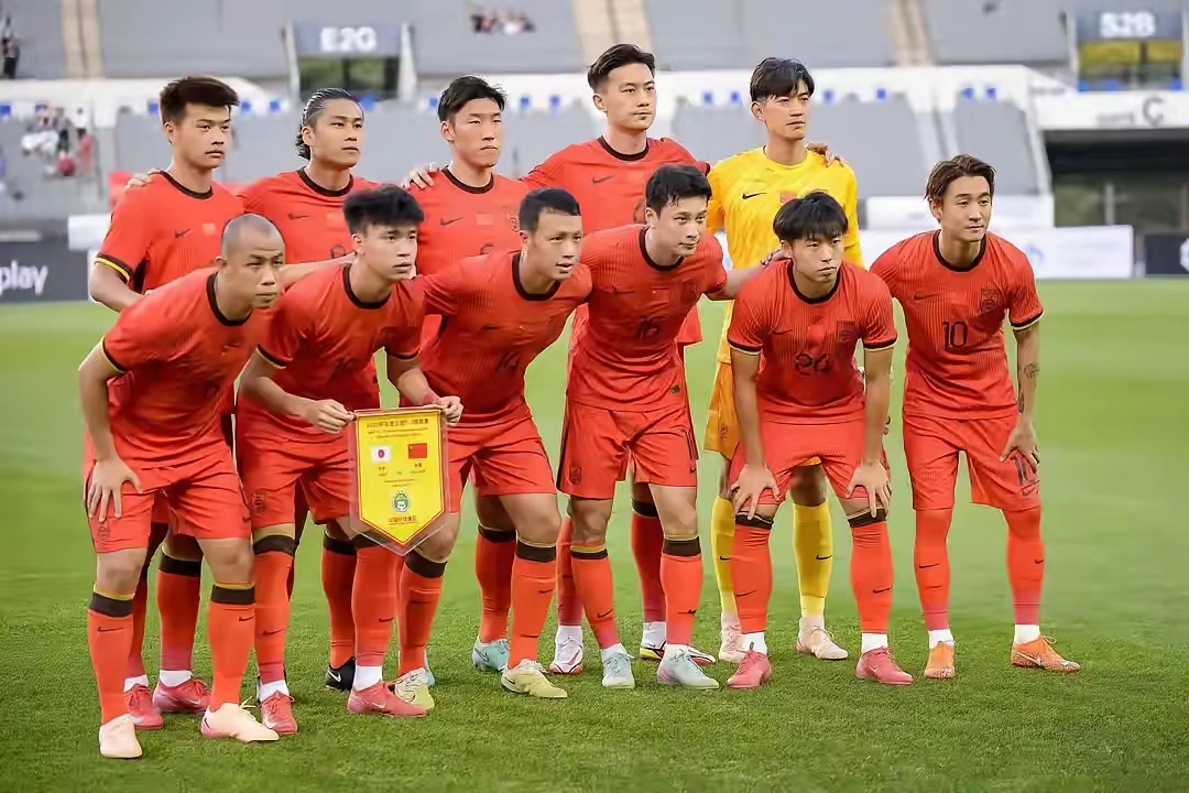 包含东亚球队对决中北亚豪强，亚洲足球豪强争霸的词条