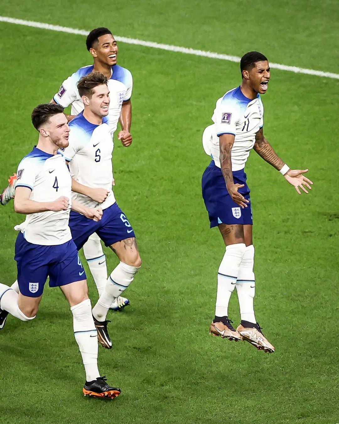 前场球员连入两球,效力突出 前场球员连入两球,效力突出