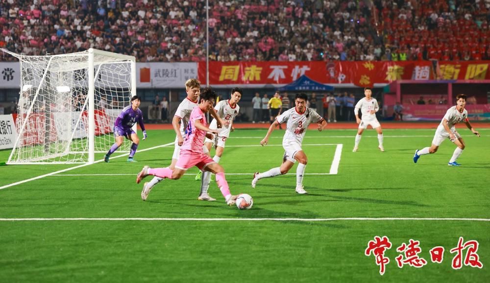 见证强强对话,足球场上的精彩交锋的简单介绍 见证强强对话,足球场上的精彩交锋的简单介绍