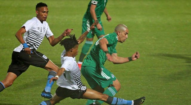 喀麦隆队遭遇厄瓜多尔队困难，险胜晋级美洲赛事半决赛的简单介绍