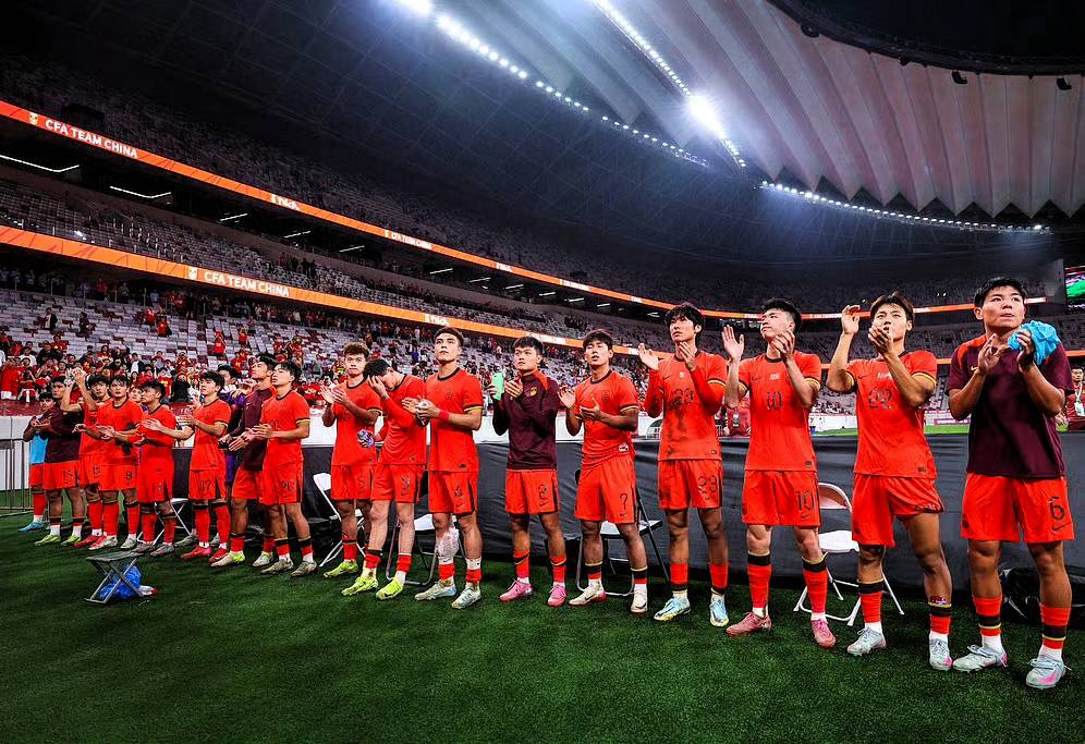 包含越南球队在亚洲联赛上迎来历史性胜利的词条