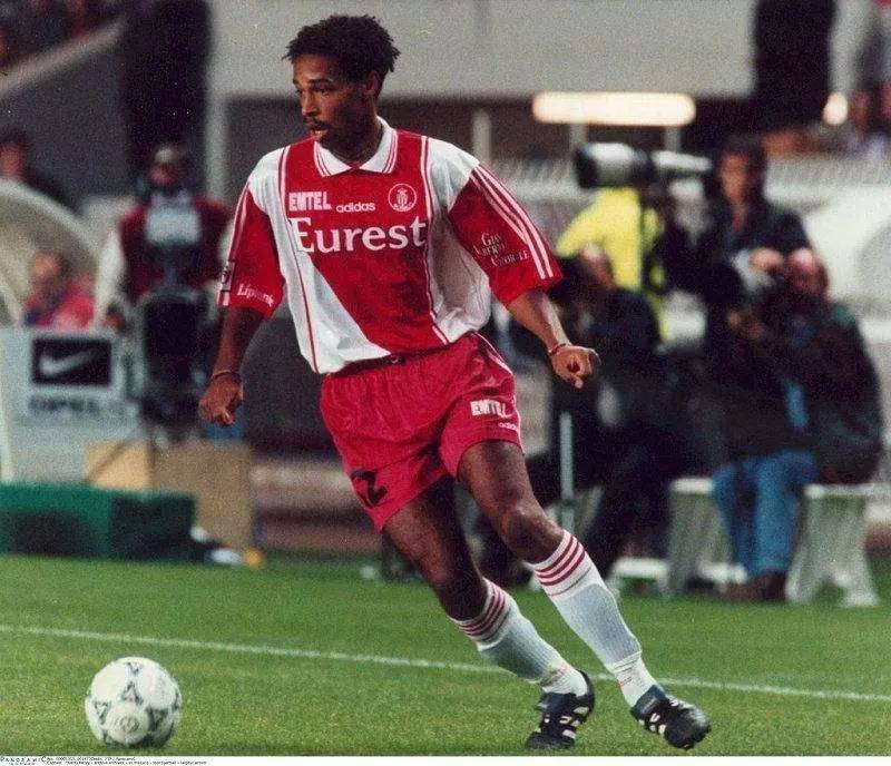 摩纳哥挑战冠军压力巨大赛场燃烧的简单介绍