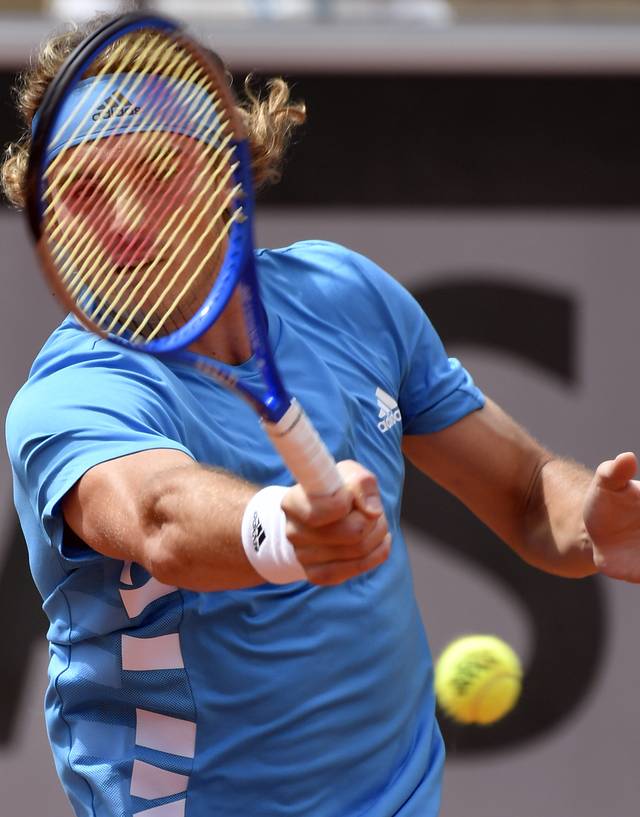 法国网球队碾压德国网球队，西西帕斯三分雨点燃全场