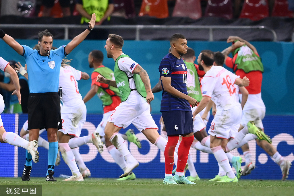 法国逆转AC米兰，费兰·托雷斯统治全场的简单介绍