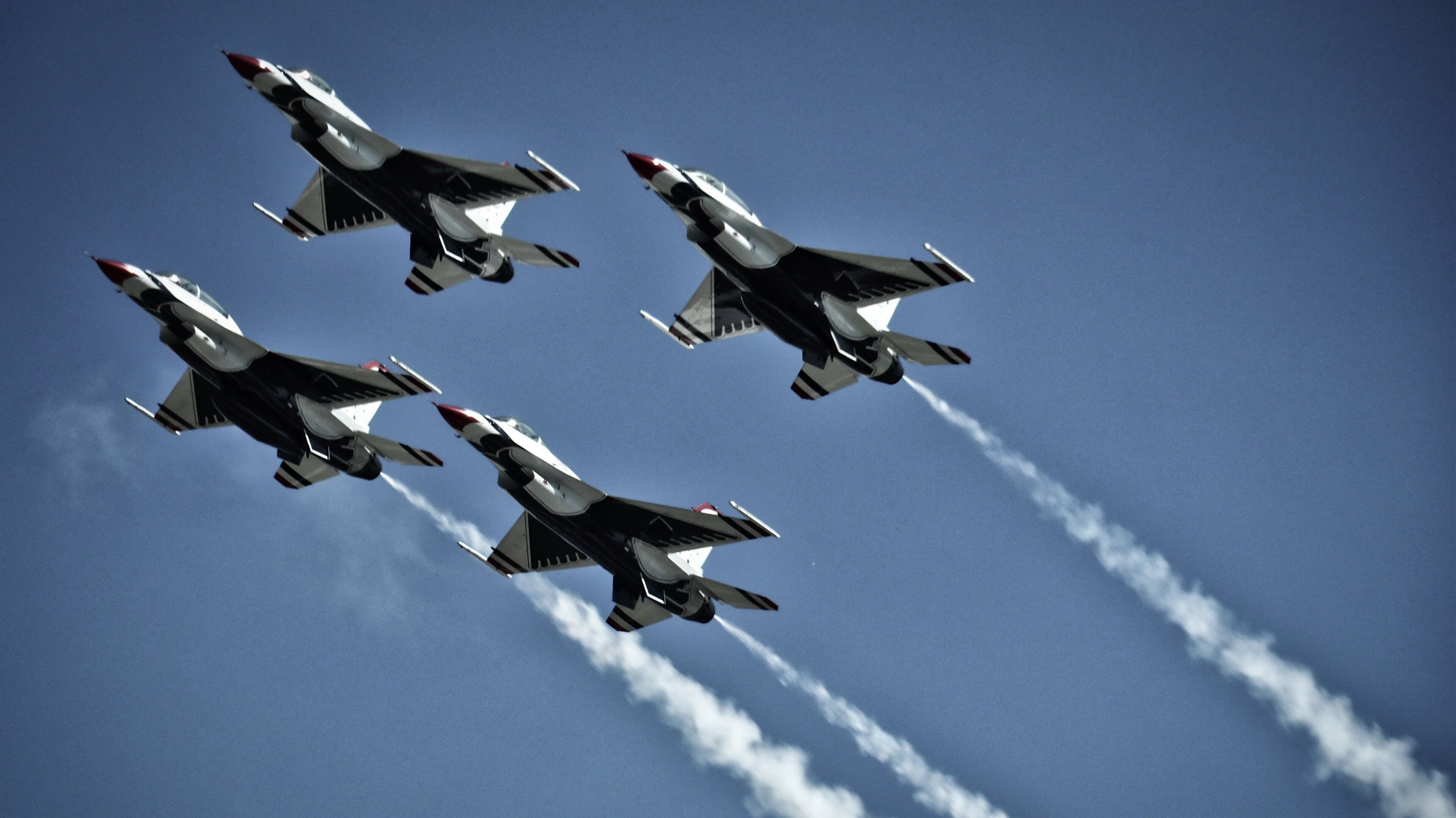 绿茵场外的黄潜风暴，美加墨世界杯焦点战前瞻，比利亚雷亚尔战术轻取毕巴的启示