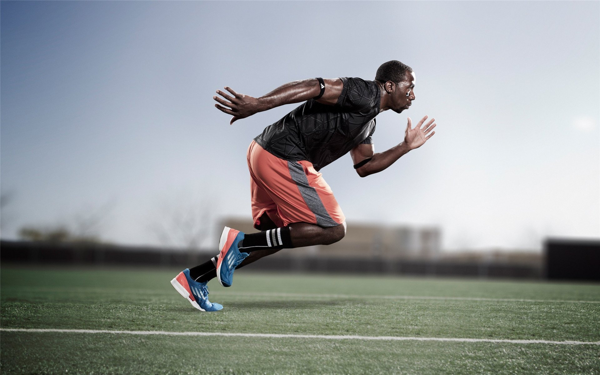 赛场奇迹日，深圳绝境逆袭，福克斯欧冠封神