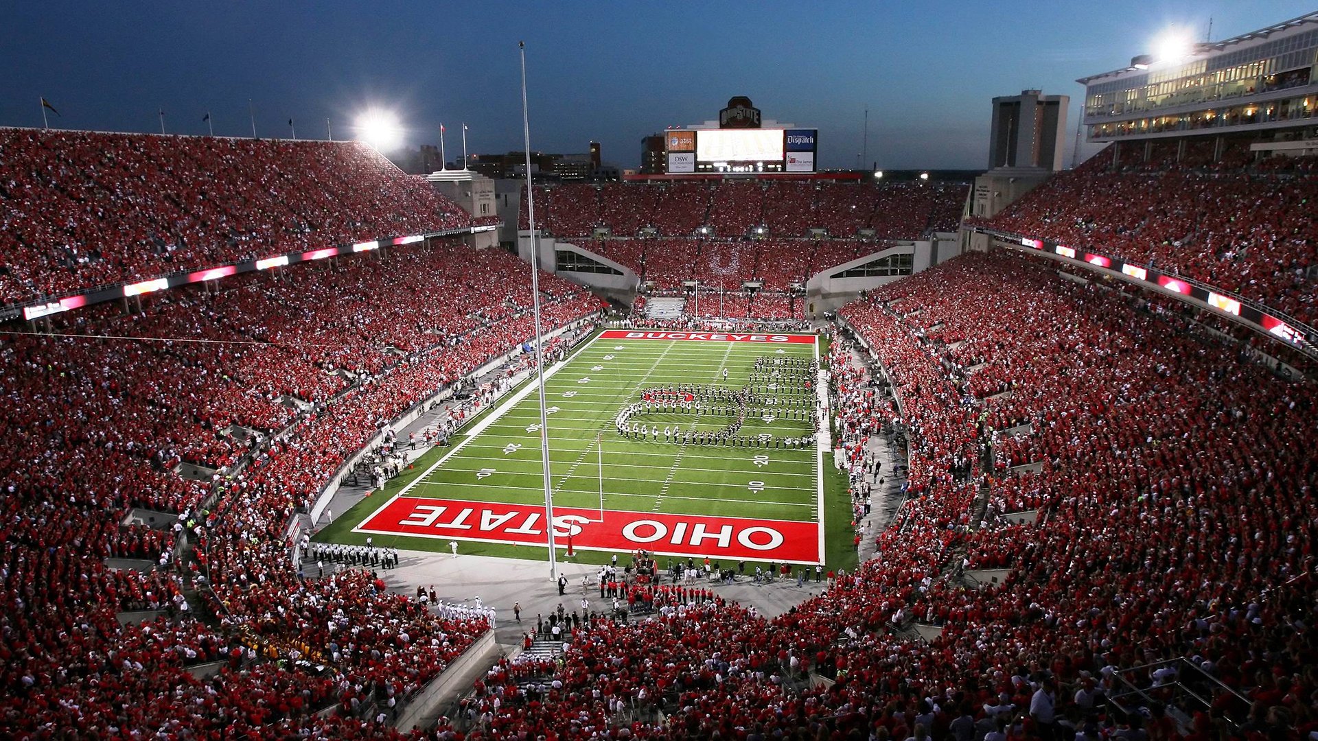 赛道上的黄蜂，拉梅洛·鲍尔在F1街道赛的力克掘金式接管